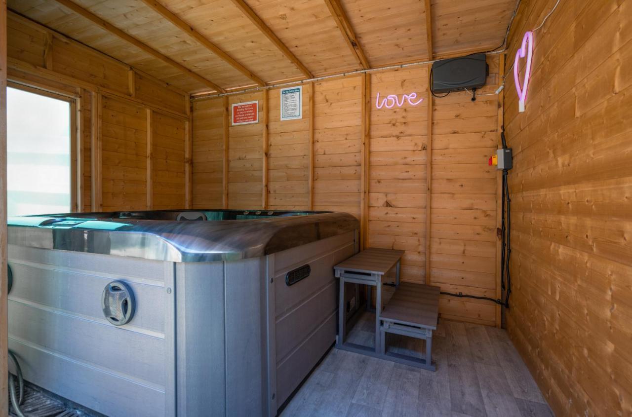 Perfect Couple Retreat To Unwind&Relax With Hottub Appartement Peacehaven Buitenkant foto